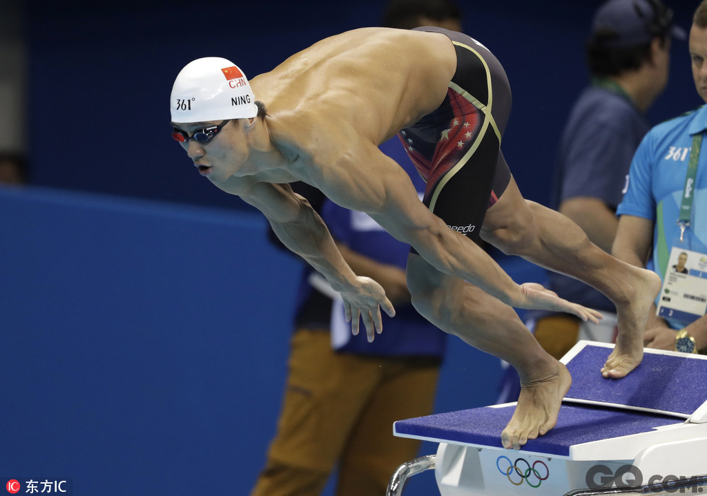 50米自由泳并非宁泽涛主项，他的教练叶瑾早在赛前便曾预测“很难游进前16名”，然而最终不及余贺新的成绩还是说明这位世锦赛冠军低迷的状态。
