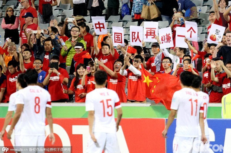 2015亚洲杯小组赛B组，中国VS朝鲜，中国VS乌兹别克斯坦等激烈赛事催生了民间段子手，脑洞大开绝妙标语让你醉。