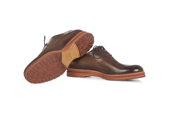 适逢Berluti 120 周年，品牌今年特別推出自1895年诞生的Alessandro鞋款演变而来的Alessio 率性休闲鞋履。
