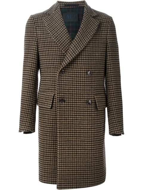  MASSIMO PIOMBO 这款大衣有爷爷的格调，喜欢复古古着的你可以尝试这种复古怀旧感的大衣