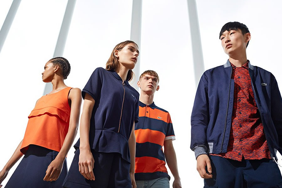 Lacoste L!VE是法国鳄鱼（Lacoste）品牌旗下的年轻副线品牌，醒目的红色感叹号，传达着年轻时尚的潮流态度。本季男装型录色彩欢快明亮，款式休闲运动，蓝色与橙色是运动装的代表色，同时也彰显着青春与活力。