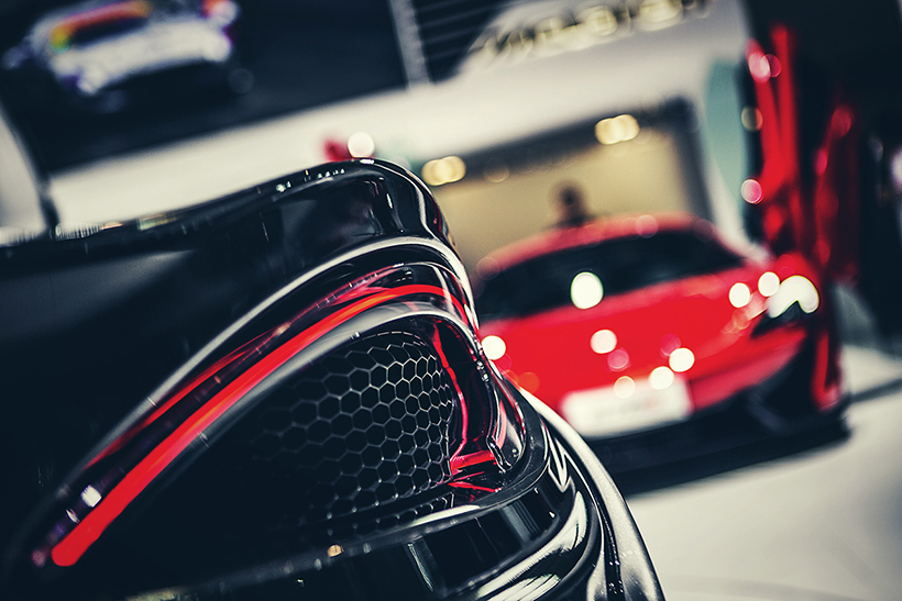 在还未结束的2016北京车展上，英伦超跑迈凯伦发布了其最新跑车理念。570GT的正式发布，让奢华超跑离享受旅行不在遥远。570GT是迈凯伦Sports Series运动系列的第三款新车，该车采用与570S相似的设计语言，官方称570GT是迈凯伦品牌打造的最