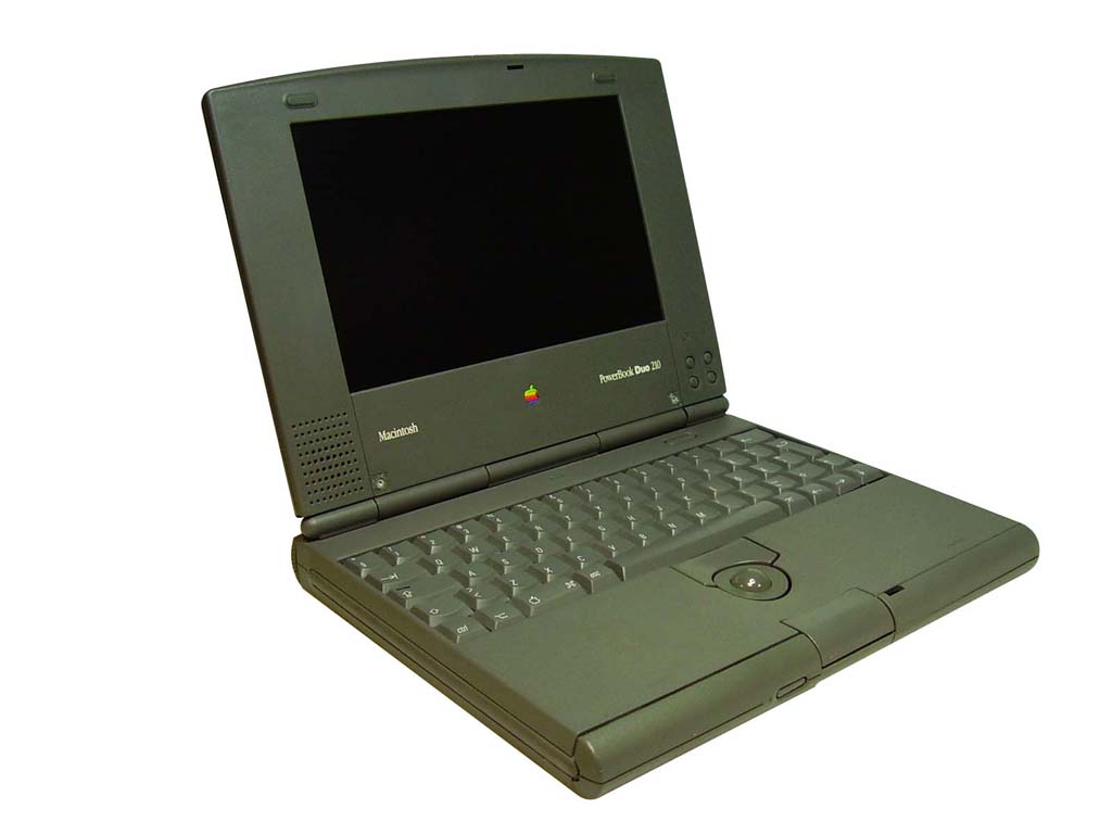 NO.3 PowerBook Duo
1992年生产的PowerBook Duo重量为1.86kg，现在看来总量不是很轻，但是在当时确实是一款便携的超级笔记本啦。
