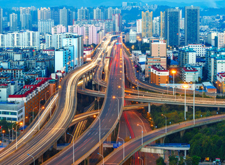 无车日少添堵 看城市立交演绎最美“中国结”