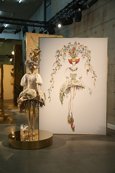 c 魅可携手中国最为知名的高定服装设计师郭培,共同推出名为