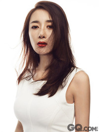 组图】李依晓性感写真 身材火辣秀腹肌_人物_