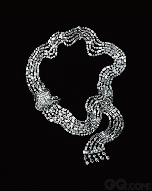 超模雅斯门•勒•邦（Yasmin Le Bon）佩戴的钻石项链。来自蒂芙尼2015 Blue Book“海之博韵”高级珠宝出席晚宴