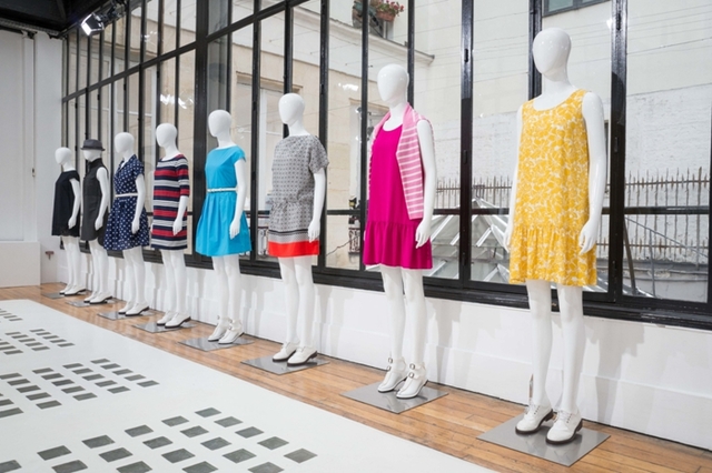 优衣库2015年“LifeWear服适人生”春夏新品预览会在巴黎举办。