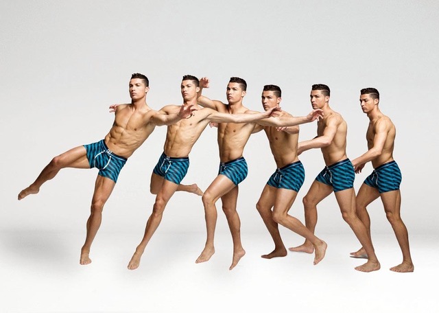 当地时间2015年8月7日，C罗为其自己品牌CR7的内裤拍摄了一组写真，他表示：“这一些列内裤将注重运动性，采用的是最轻最舒适的面料，包裹感很强，舒适度和外形是同等重要的。”该内裤将由一家丹麦公司进行生产。