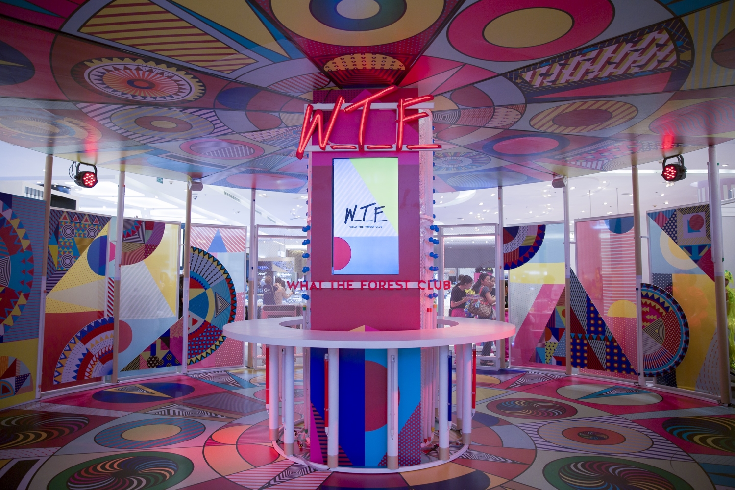 暹罗百丽宫泼水节期间首推大型室内24小时派对