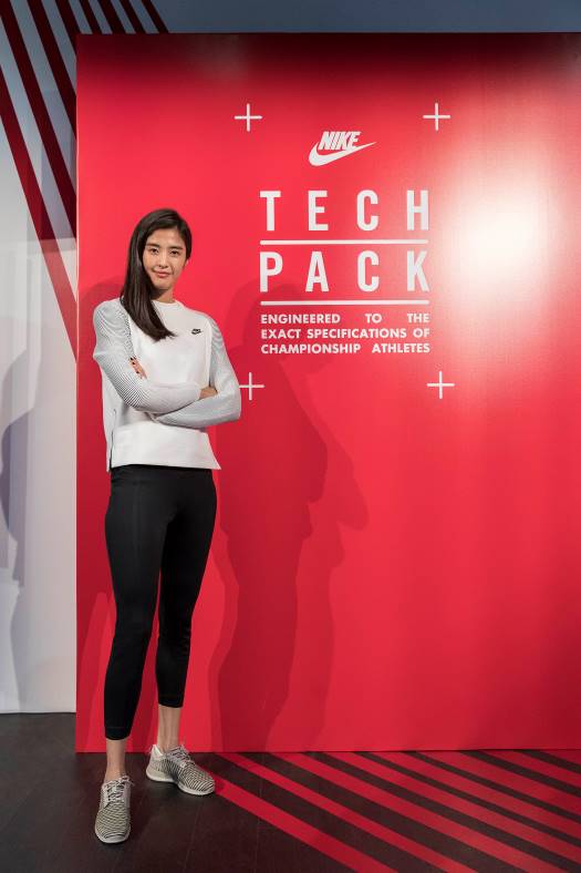 女足门将赵丽娜展现别样冠军风范 演绎2016 Nike Sportswear Tech Pack 秋季系列