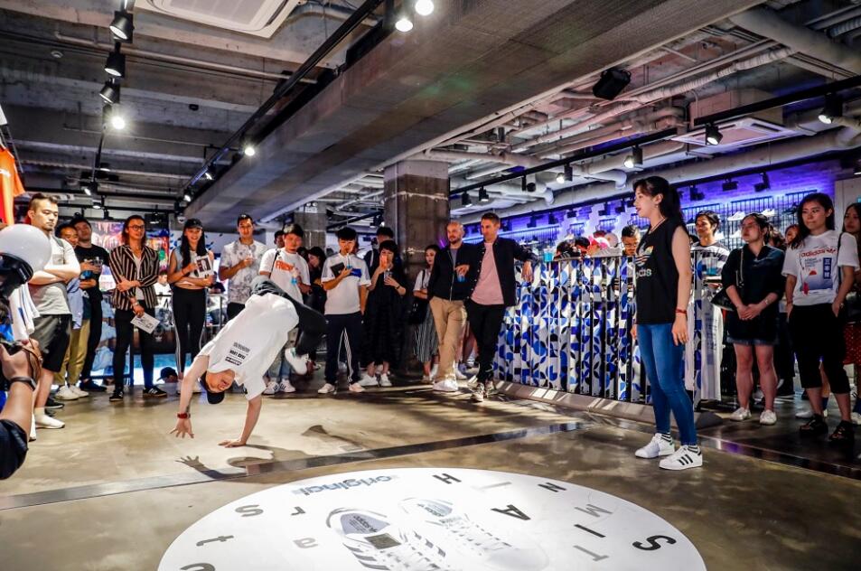 Adidas Originals 于上海旗舰店举办 ICON DECON RECON经典原创派对