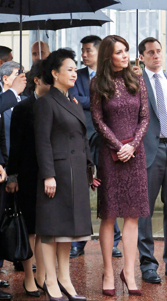 穿上這些外套 彭麻麻竟然比凱特王妃時髦