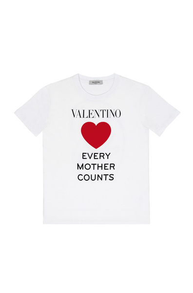 VALENTINO 欣然宣布推出由创作总监 Pierpaolo Piccioli 为 Every Mother Counts 设计的限量版 T-shirt