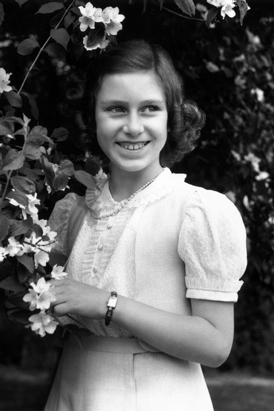 伊丽莎白女王生日快乐！来看她这92年的人生画卷
