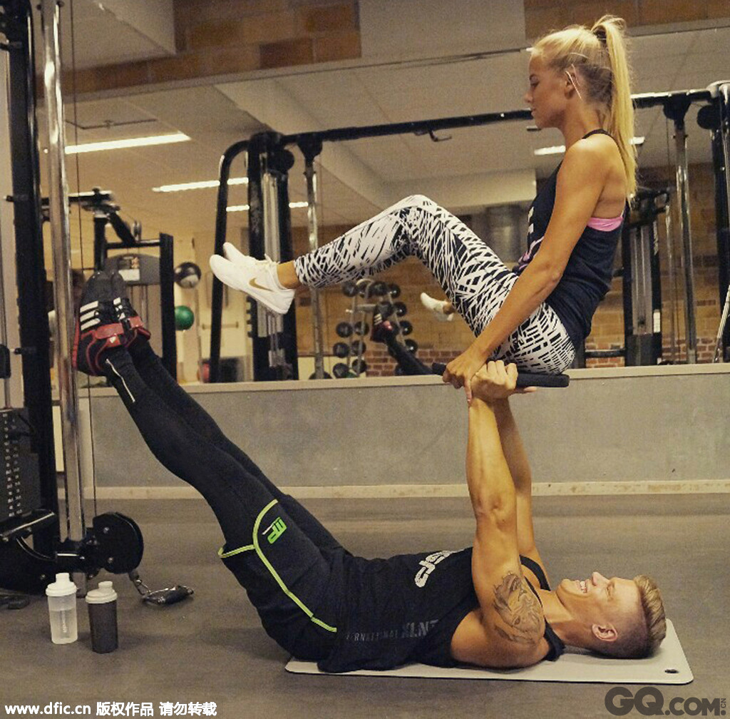美国肌肉男模Marc Fitt和女友秀恩爱 健身男模Marc Fitt高清图片 MarcFitt 加拿大 欧美男模 健身迷网
