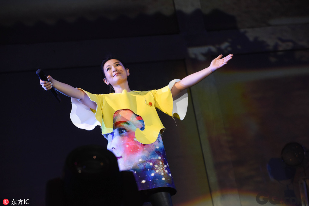 自2015年9月至今，刘若英（奶茶）“Renext我敢世界巡回演唱会”的足迹遍及上海、北京、洛杉矶、伦敦等地，最终在扬州完成内地最终站。
