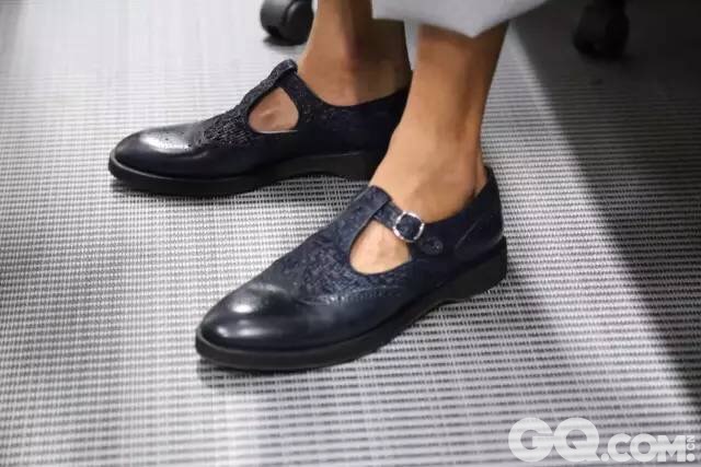 Giorgio Armani 与 Etro 对鞋子的理解也是几乎一致。