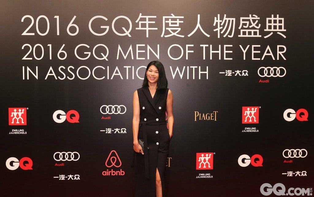 吕燕出席2016GQ年度人物盛典。