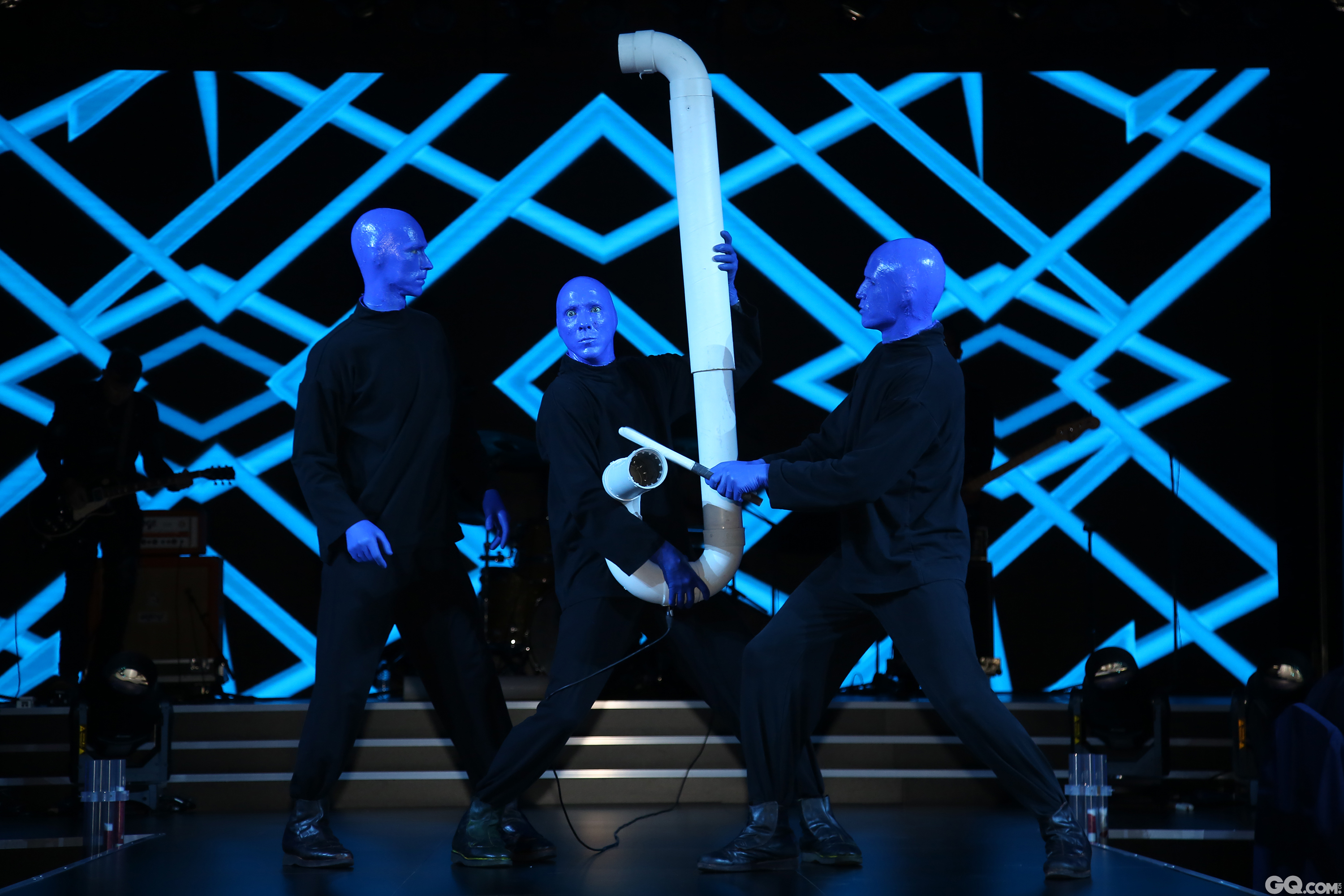 表演嘉宾美国百老汇Blue Man献上精彩开场演出！
