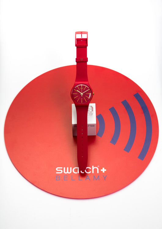 斯沃琪
斯沃琪Swatch，于1983年由 Nicolas G. Hayek创建，是一家领先的瑞士钟表制造商，也是全球知名的时尚腕表品牌。首款Swatch 腕表凭借其革新理念、创意设计和进取精神而一鸣惊人。如今，Swatch也始终锐意创新，不断推出令人惊喜的时尚款型、系列和特别款腕表。品牌积极活跃在运动领域，潜心关注单板滑雪、自由滑雪、冲浪、沙滩排球和山地车坡道赛等运动项目，并给予长期支持。从诞生伊始，Swatch就与艺术和艺术家紧密相联，而腕表本身也迅速成为世界各个领域当代艺术家们的创意画板。
