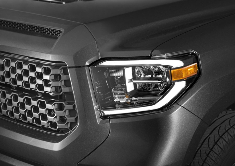 Tundra TRD Sport拥有全新的安全系统——TSS-P，这套系统也是2018版 TRD Sport 车型的标准配置，它包括行人检测，PCS预碰撞、车道偏离警报、自动大灯、自适应雷达巡航控制系统等等。