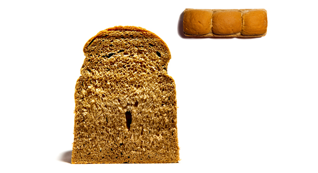 Rye toast 黑麦吐司黑麦粉混合小麦粉制作，更适合年纪大一些人的口味。