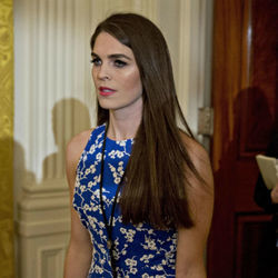 特朗普将提名28岁美女助手为白宫通讯主管