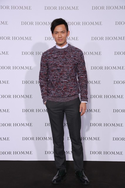 香港歌手、演员钟汉良以一身Dior Homme 2015 秋季系列出席活动