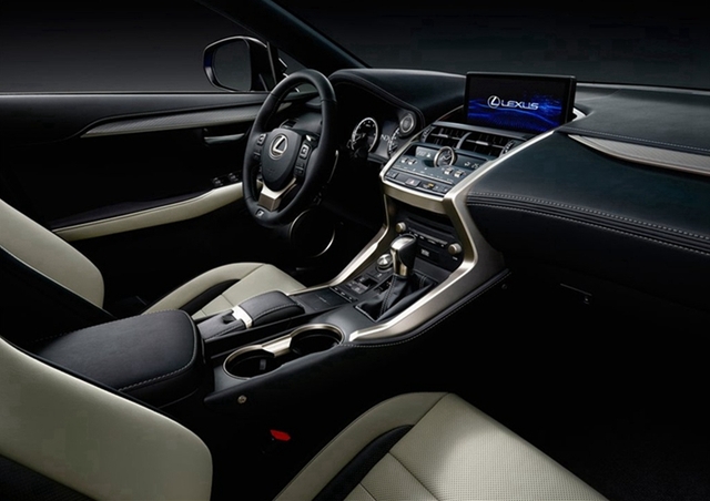 内装方面，荧幕的尺寸升级至10.3寸并且有高清显示，在安全配备上Lexus NX 2018上标配了Lexus Safety System +，这套系统里包含了Pre-Collision System (PCS)撞击预警系统,，Dynamic Radar Cruise Control System主动式定速巡航， Lane Departure Alert (LDA) 车道偏移警示系统和Automatic High Beam (AHB)自动远近光灯系统。