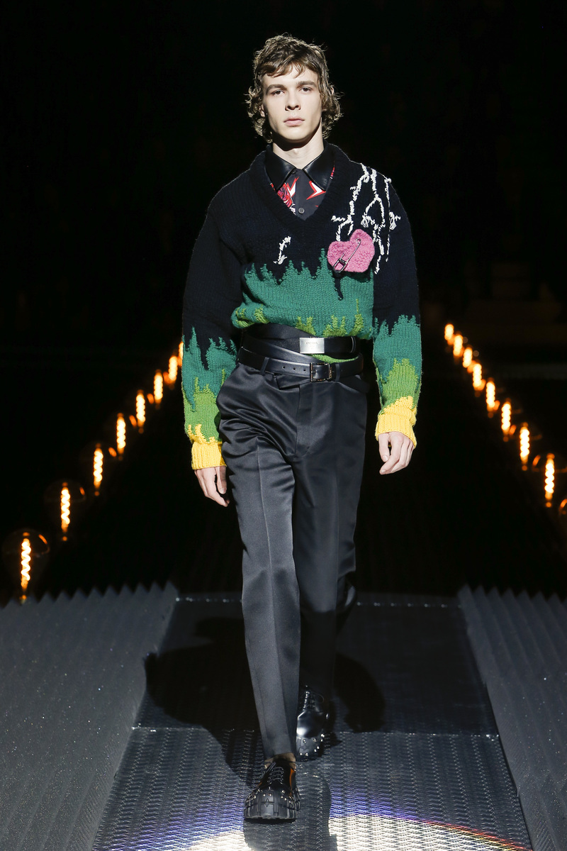 prada 2019秋冬男装与女装时装秀秀场之光之领地