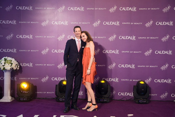 欧缇丽中华区品牌代言人——著名演员宋佳,"亚洲美容教父"牛尔老师