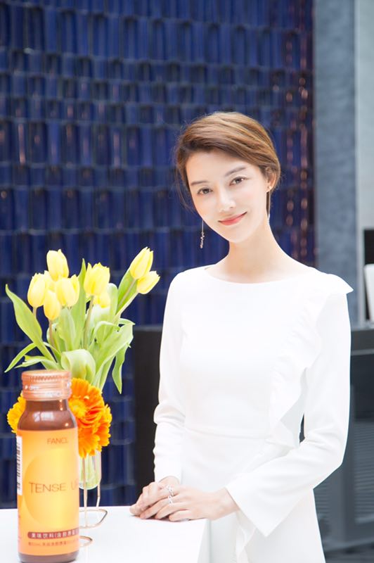 弹出年轻胶你变美2018fancltenseup美容分享会