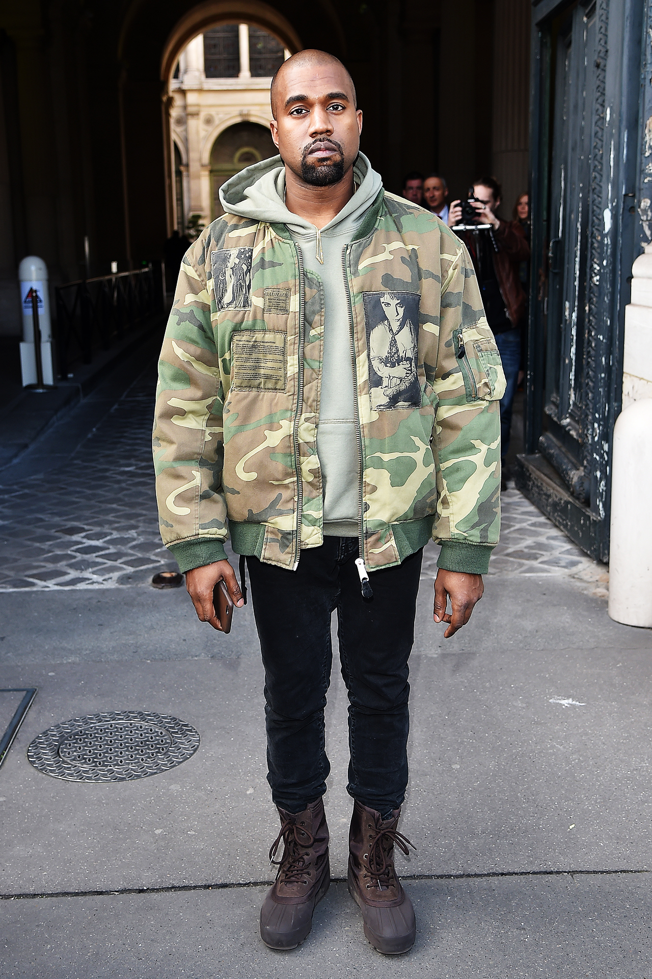 kanyewest衣服品牌图片