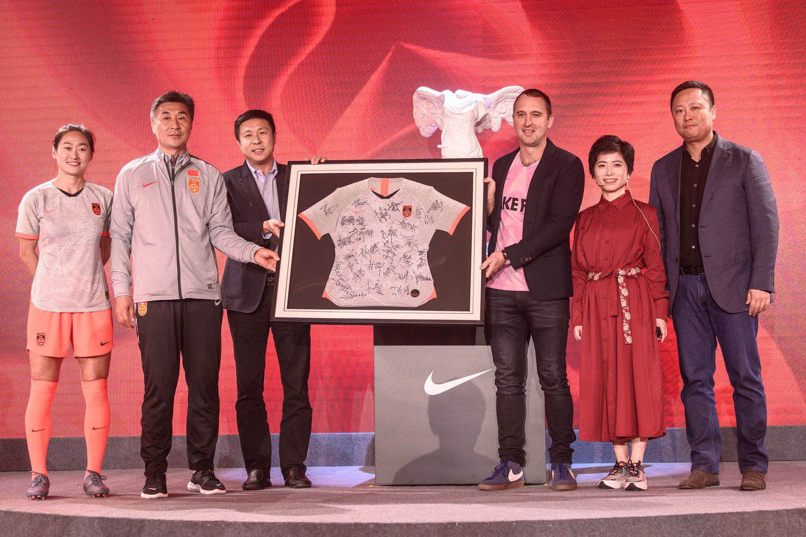 铿锵玫瑰,荣耀绽放——耐克助力中国女足再上征程