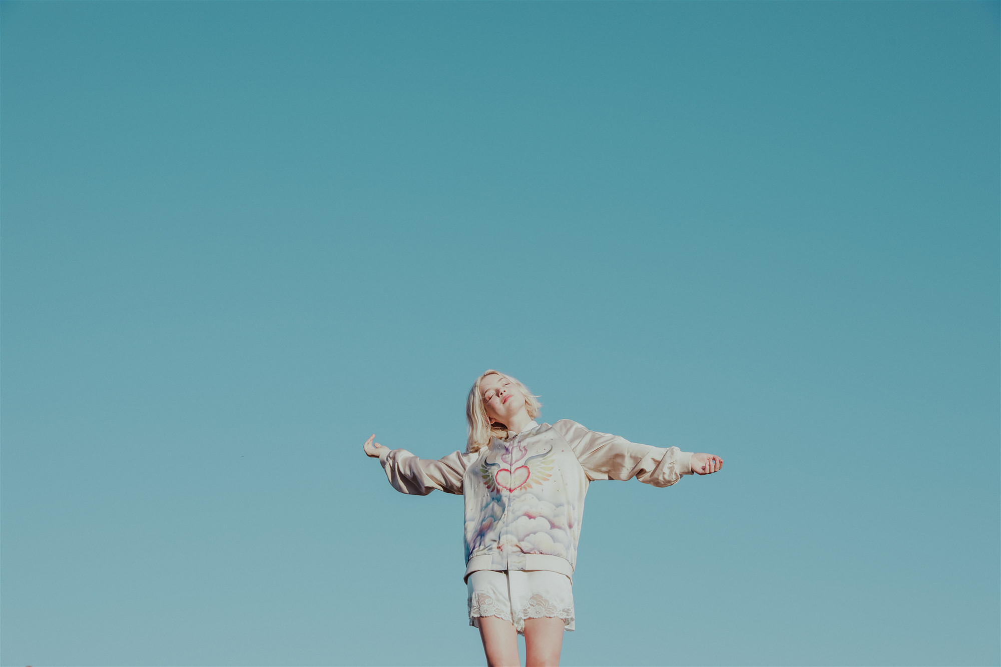 stellamccartney与taylorswift推出合作系列stellaxtaylor