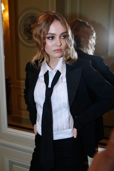 莉莉-罗丝德普lily-rose depp如何成为时尚界最受欢迎的缪斯女神之一