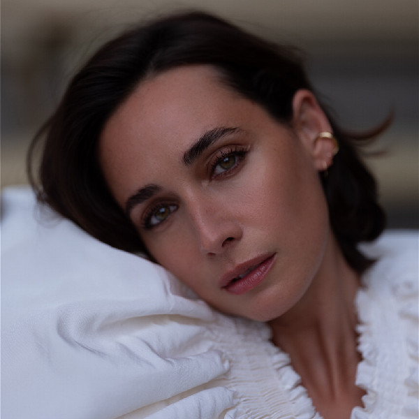 Netflix新剧 Halston 女主角rebecca Dayan 采访